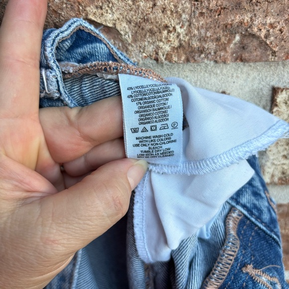 We The Free People Button Fly Raw Hem Distressed Skinny Jeans - Picture 4 of 8